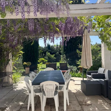 Ibis - Avec Piscine, Jardin Et Parking *