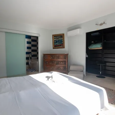 Ibis - Avec Piscine, Jardin Et Parking Villa